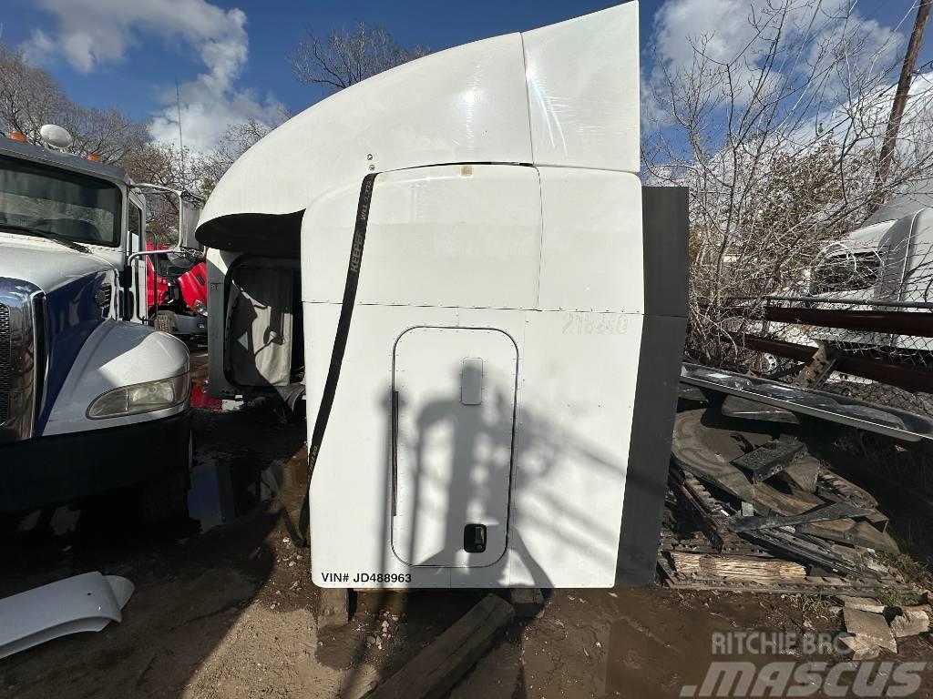 Peterbilt 579 (Sleeper Only, No Cab) Other components