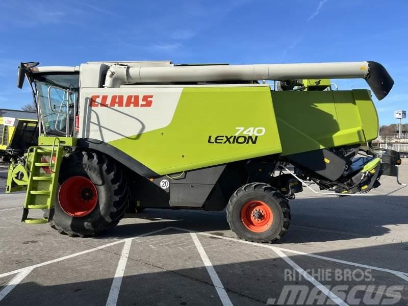 CLAAS Lexion 740 Combine harvesters