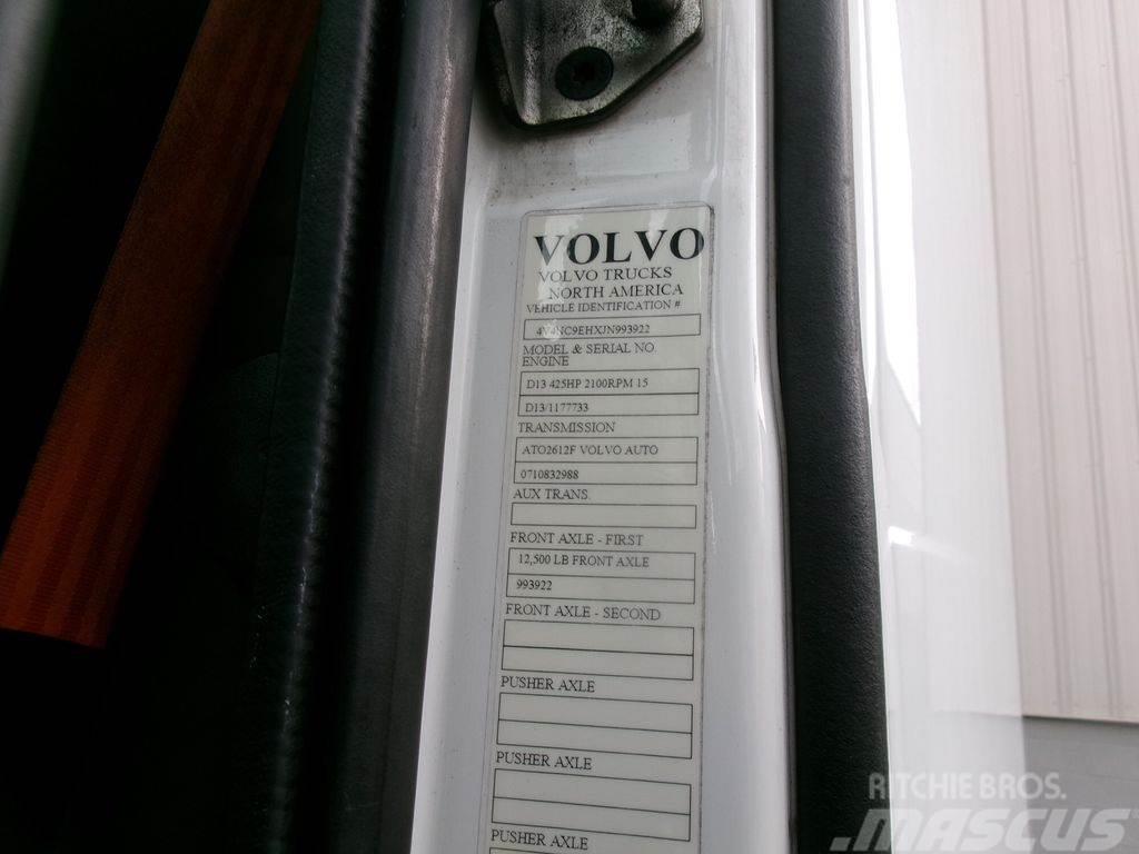 Volvo VNL64T300 Tractor Units