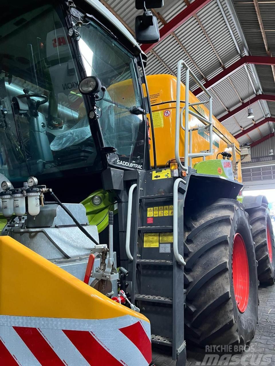 CLAAS XERION 4200 SADDLE Trac Gülle Tractors
