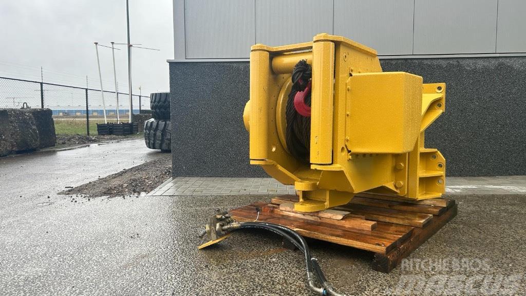 CAT D 7 G Winches