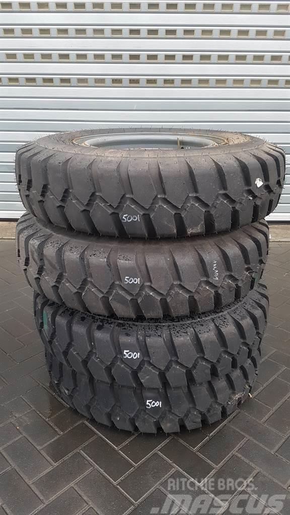 Armor Gard 9.00-20 - Tyre/Reifen/Band Tyres, wheels and rims