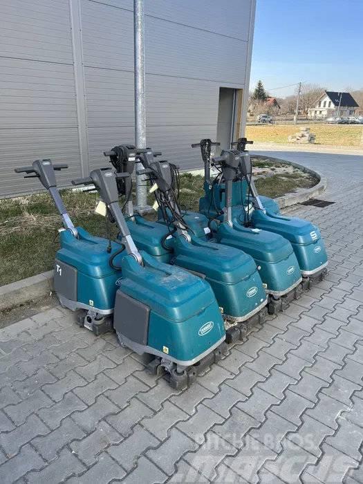 Tennant T1 9pcs PACKAGE SCRUBBER DRYERS Scrubber dryers