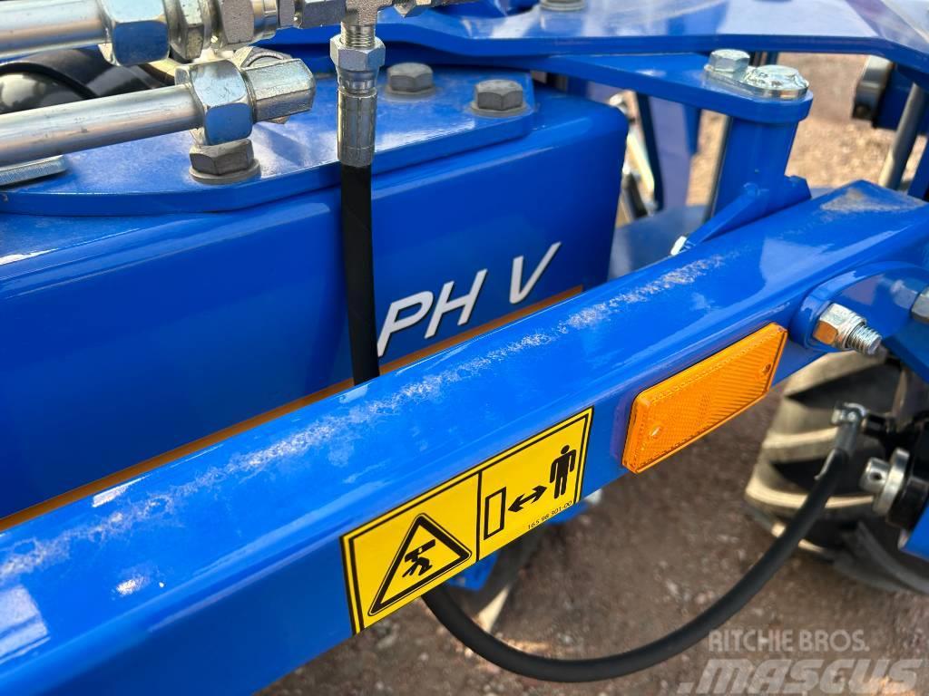 New Holland plog PH V 5875H Reversible ploughs