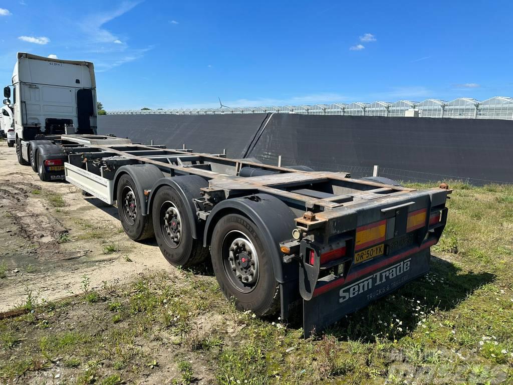Renders Euro 925 Containerframe semi-trailers
