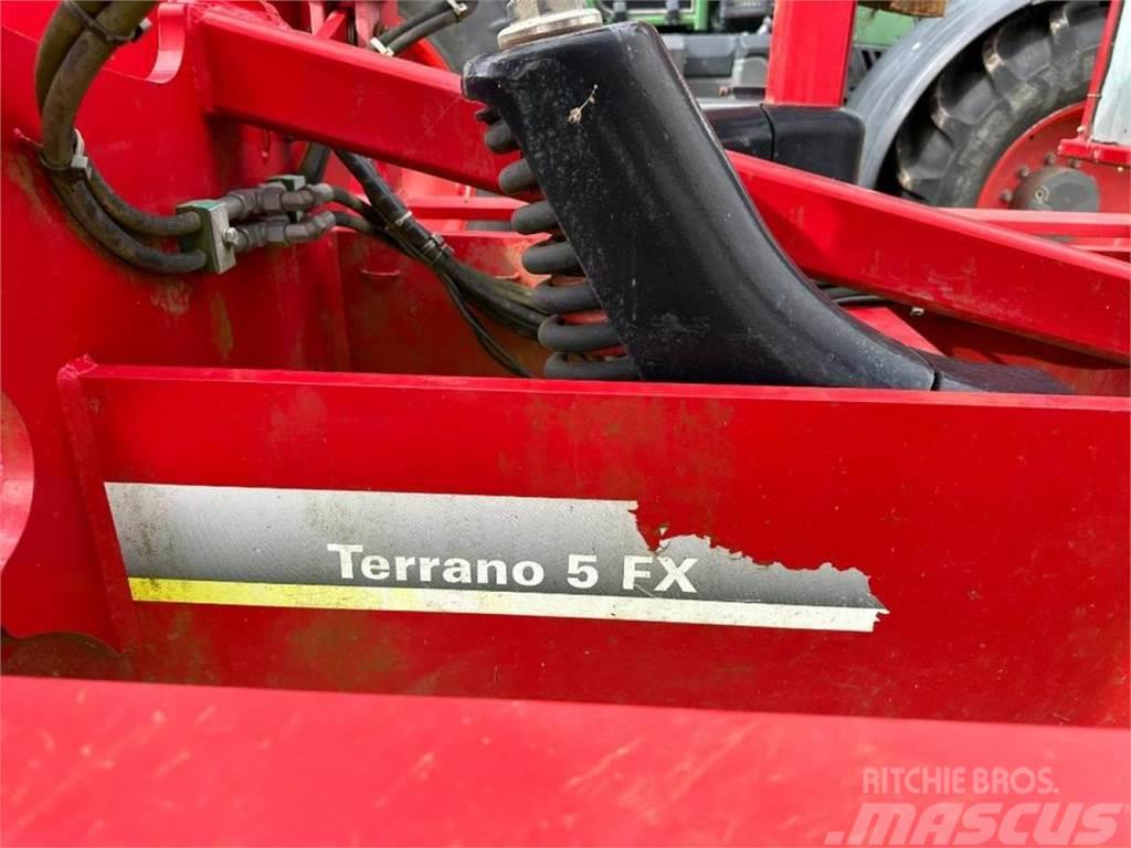 Horsch Terrano 5 FX Cultivators