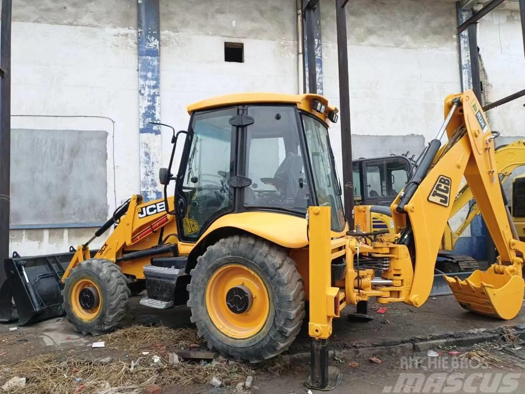 JCB 3 CX Backhoe loaders