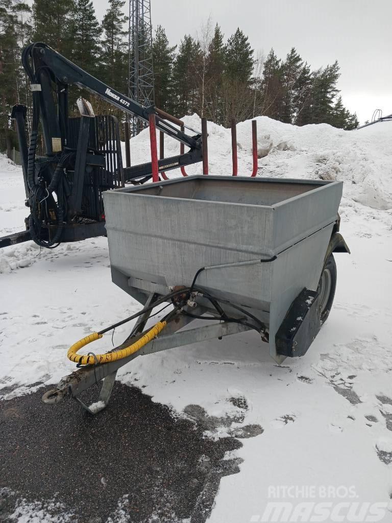  Arctic Machine AM1600RS Sand and salt spreaders