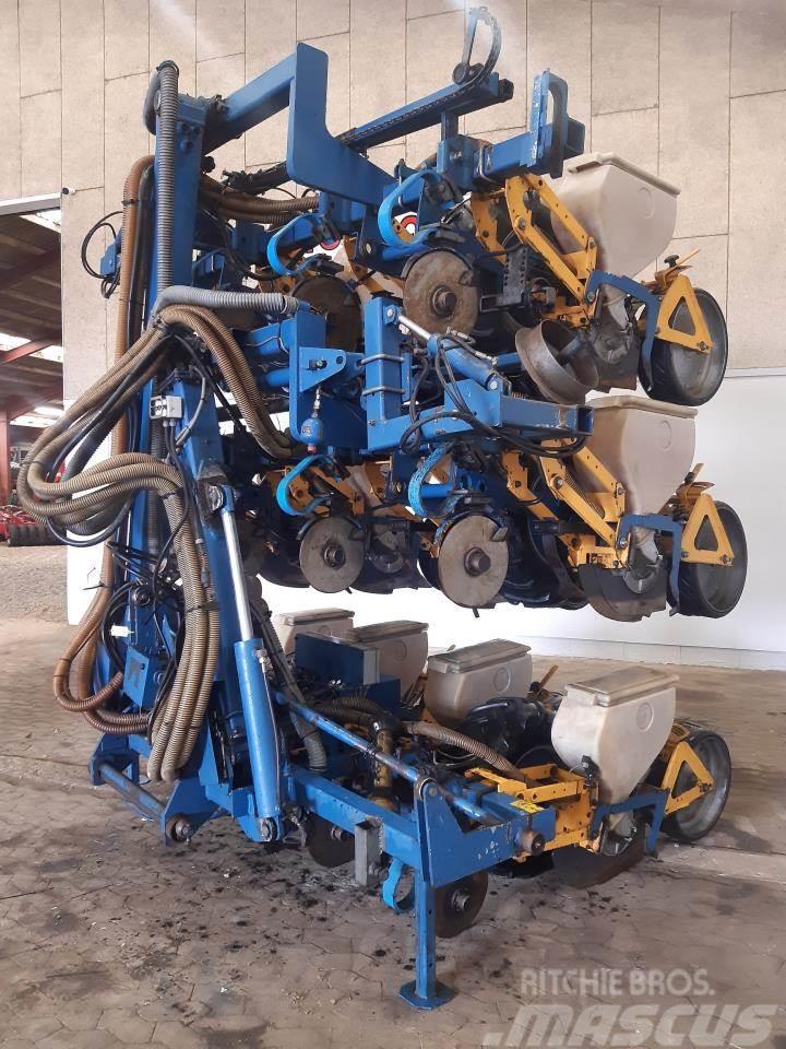 Kleine 12 RÆKKET Precision sowing machines