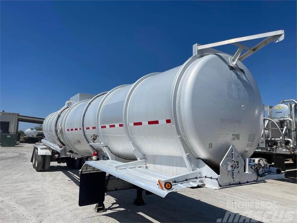 Brenner REFINED FUEL 8400 GAL Tanker trailers