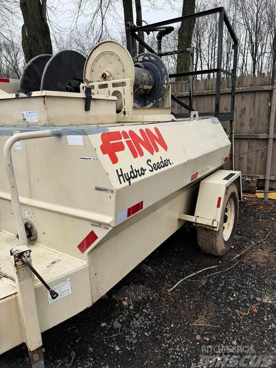 Finn T60T Receiving hoppers, blowers and elevators