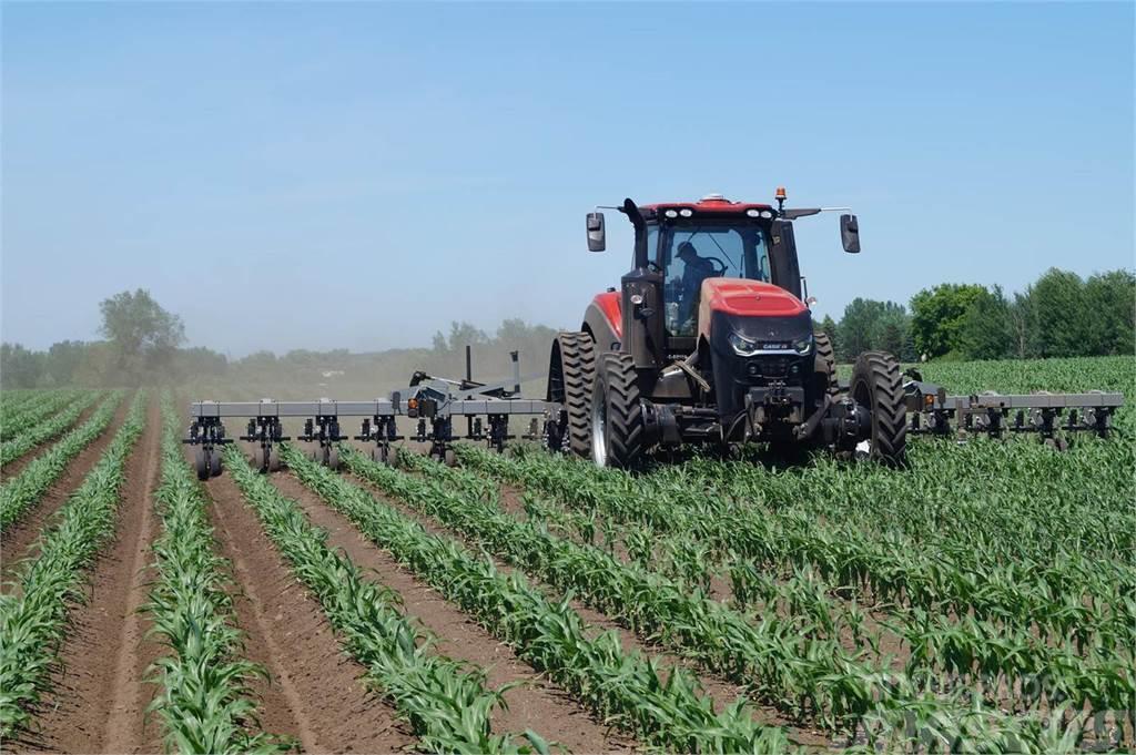 Hiniker 6500 Row crop cultivators