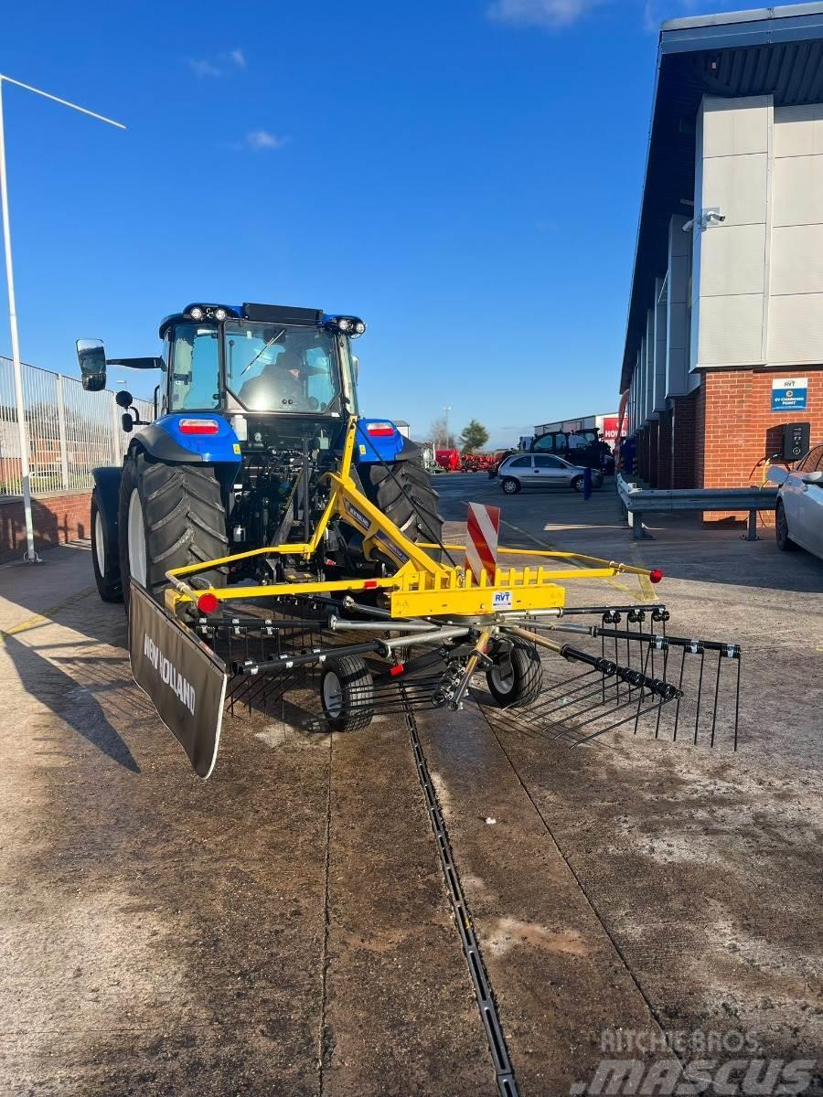 New Holland 320 Rakes and tedders