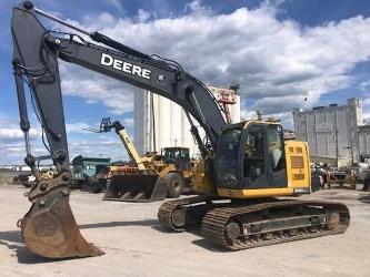 DEERE 245G LC