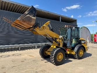 CAT 906M