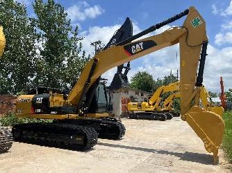 CAT cat323d