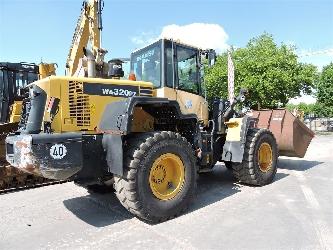 Komatsu WA320