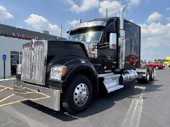 Kenworth W990