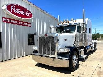 Peterbilt 389