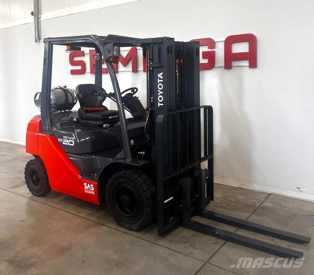 Toyota 10831 8FGF20 Περονοφόρα ανυψωτικά κλαρκ με φυσικό αέριο LPG