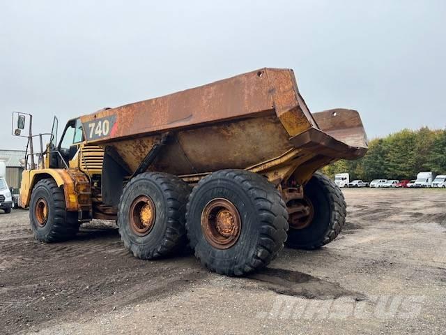CAT 740 Σπαστό Dump Truck ADT