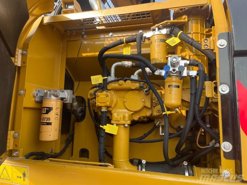 CAT 329 D Εκσκαφείς με ερπύστριες