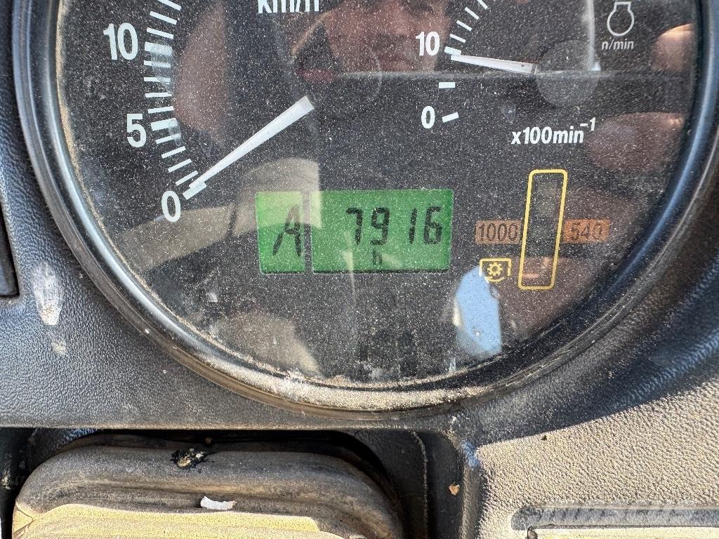 Belarus 1025.4 Τρακτέρ δασοπονίας