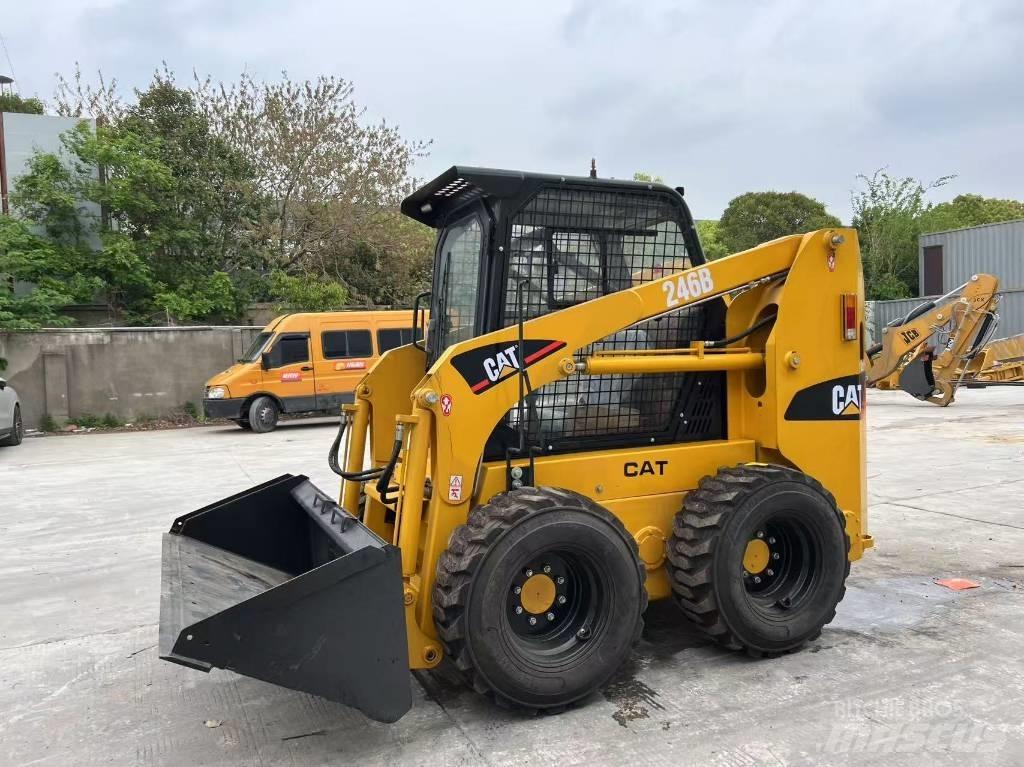CAT 246B Μίνι φορτωτές