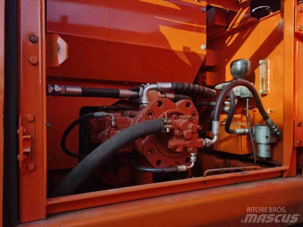Doosan DH 220 Εκσκαφείς με ερπύστριες