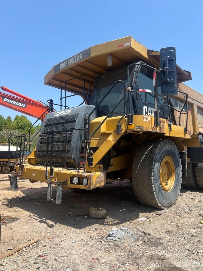 CAT 773F Άκαμπτα Dumper με ανατρεπόμενο κάδο