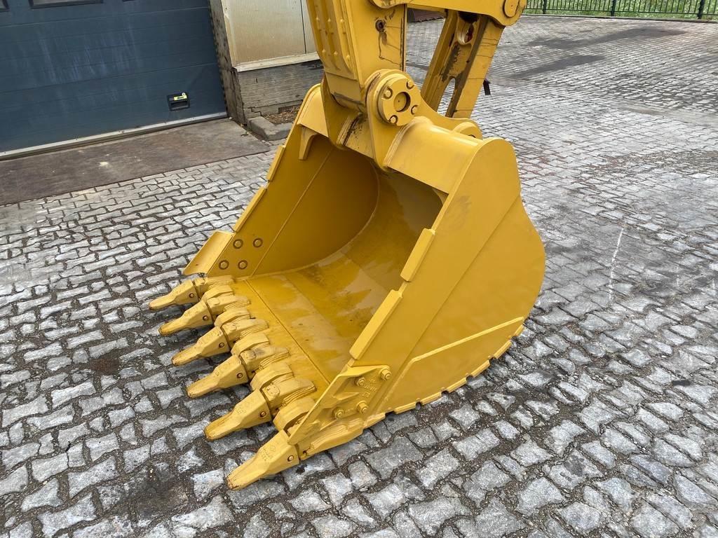 CAT 320D3 Εκσκαφείς με ερπύστριες
