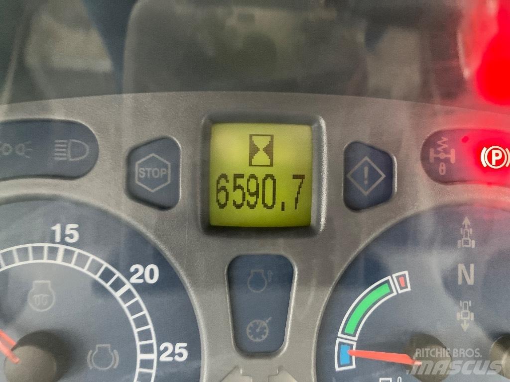 New Holland T 7030 Τρακτέρ