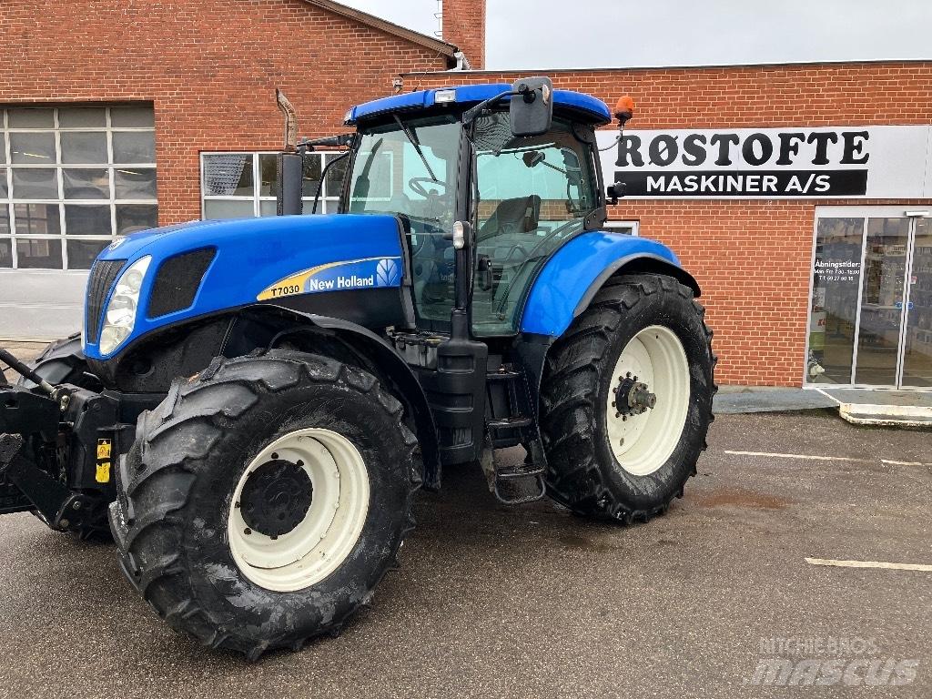 New Holland T 7030 Τρακτέρ