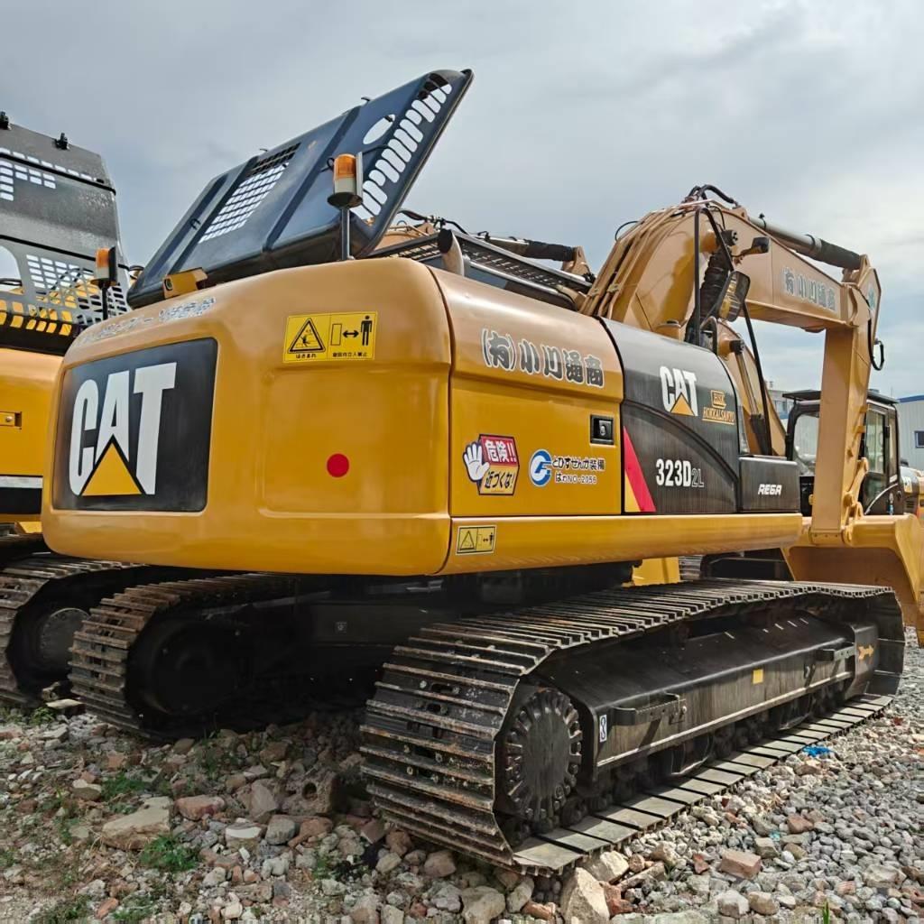 CAT 323D2 Εκσκαφείς με ερπύστριες