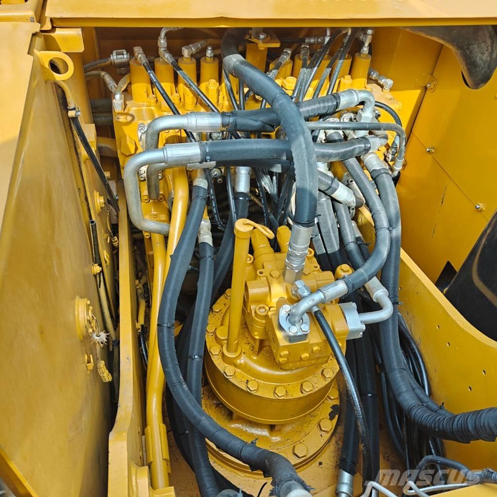 CAT 323D2 Εκσκαφείς με ερπύστριες