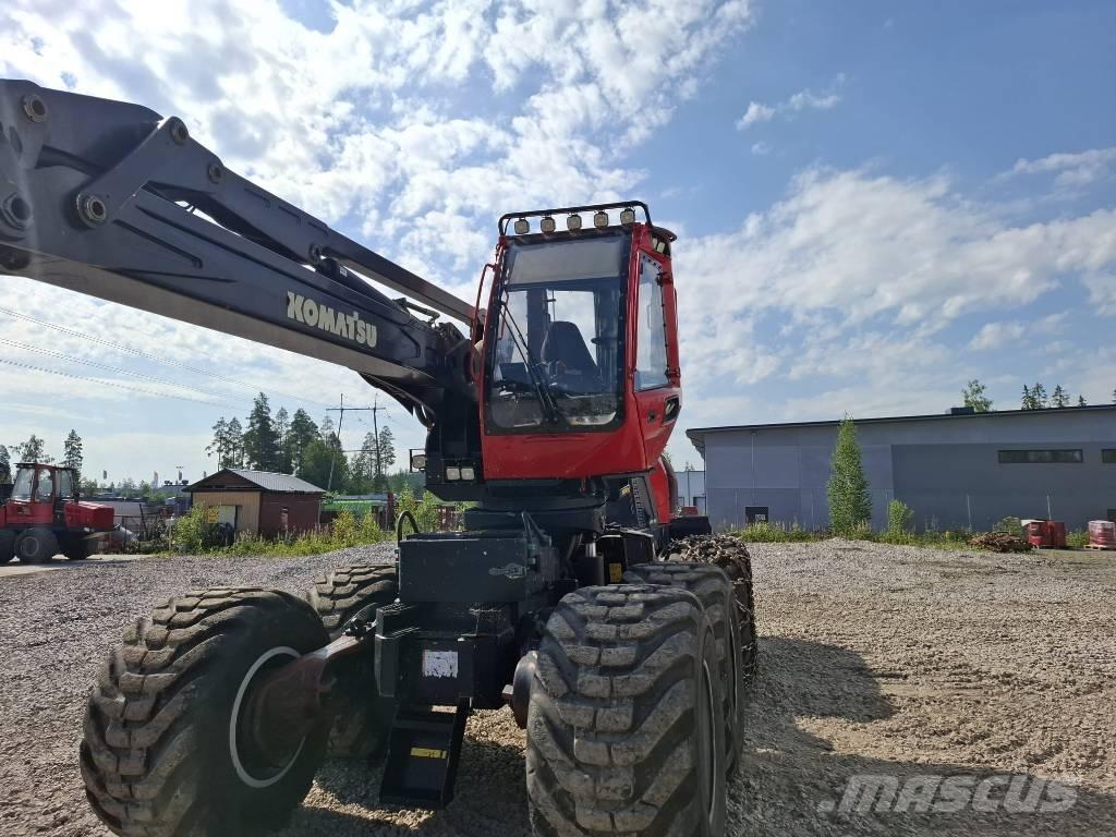 Komatsu 931 XC Θεριζοαλωνιστικές μηχανές