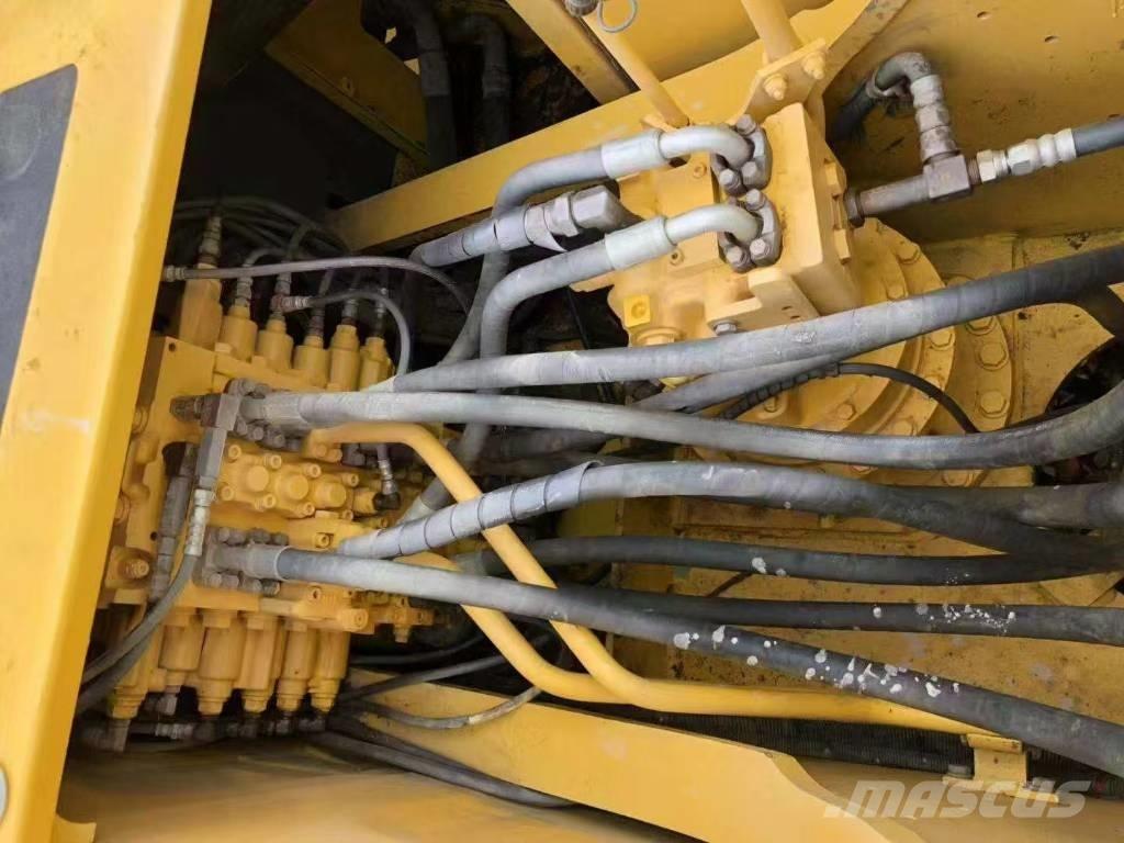Komatsu 200-7 Εκσκαφείς με ερπύστριες