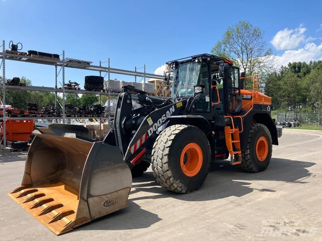 Doosan DL 320-7 Φορτωτές με λάστιχα (Τροχοφόροι)