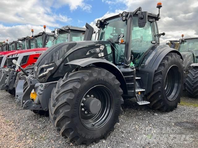 Valtra T215A Τρακτέρ
