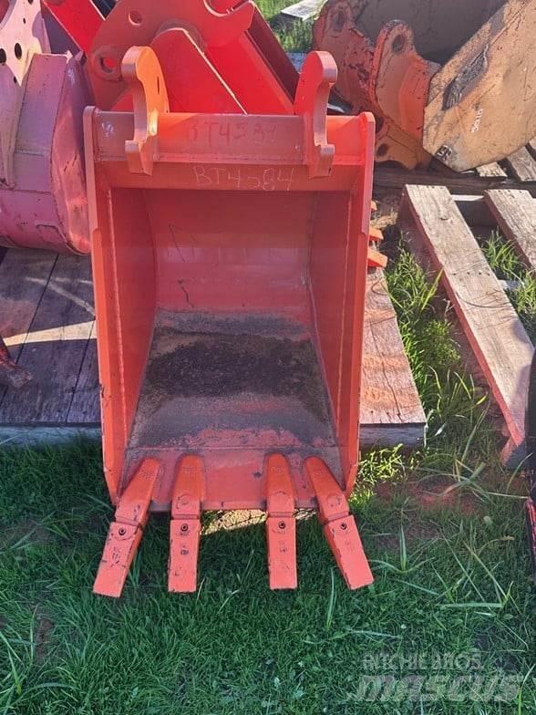 Kubota BT4584 Κουβάδες