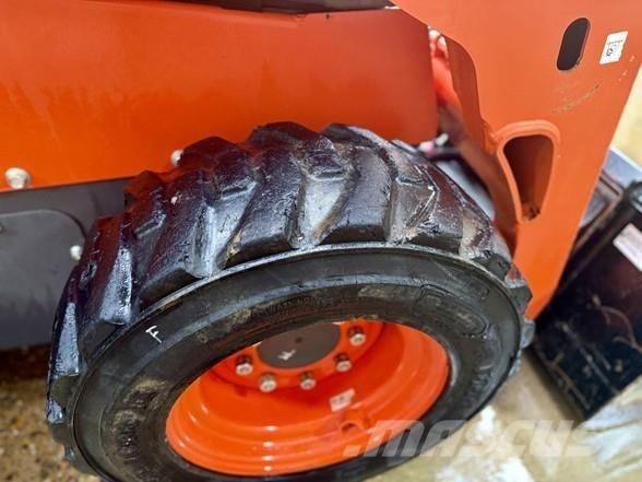 Kubota SSV65 Φορτωτάκια