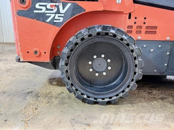 Kubota SSV75 Φορτωτάκια
