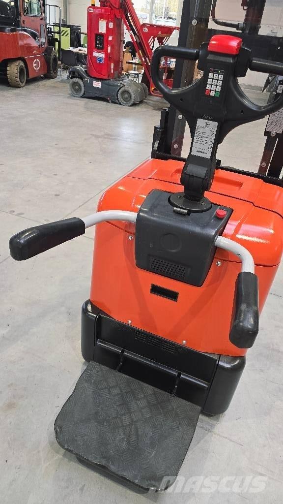 BT SPE 200 D Παλετοφόρα πεζού χειριστή με ιστό