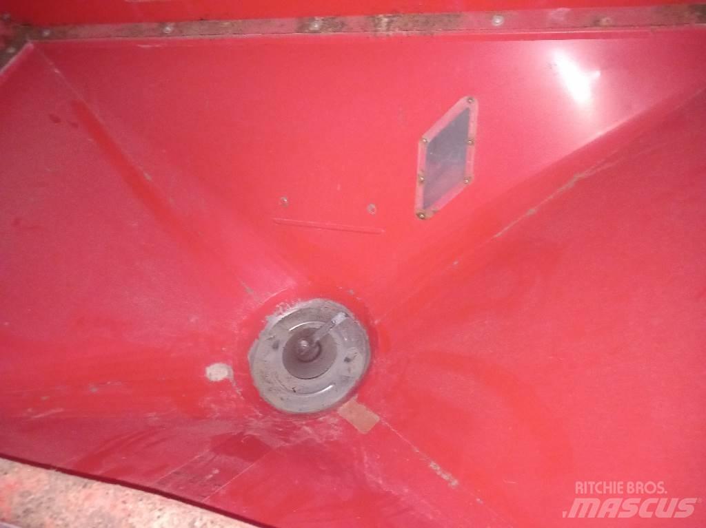 Kuhn MDS 732 M Ψεκαστήρες λιπασμάτων