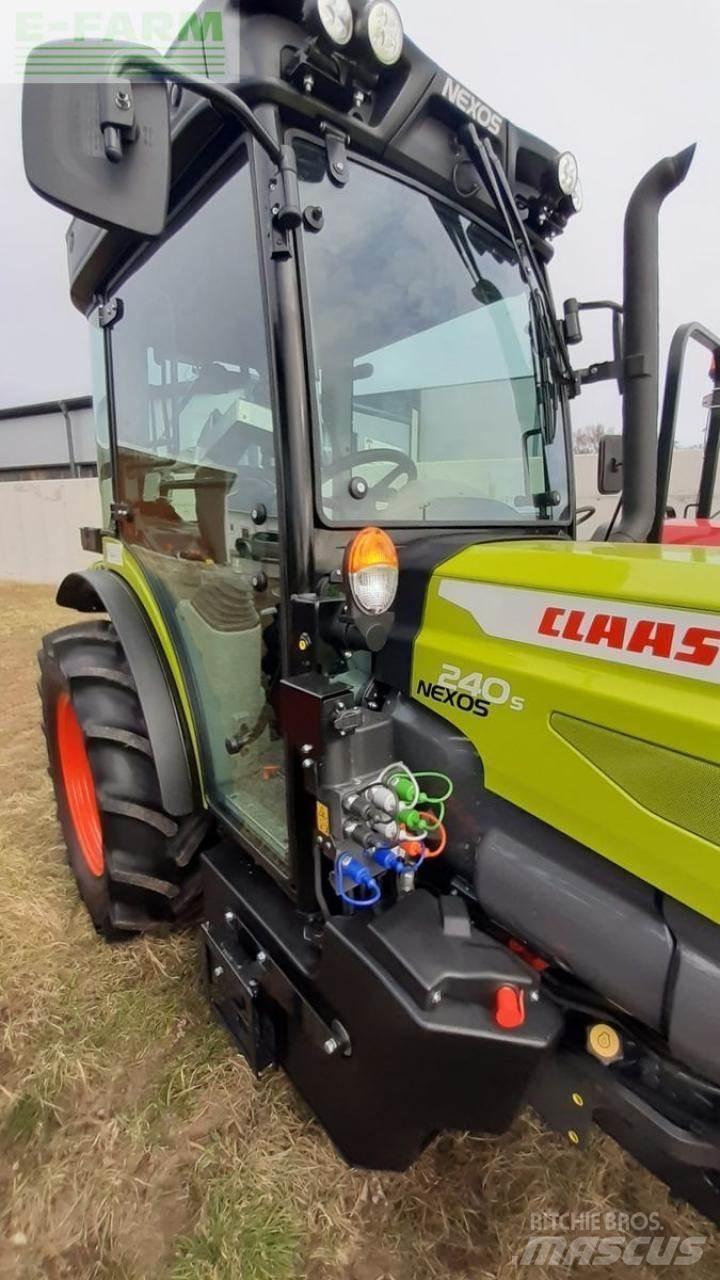 CLAAS nexos 240s Τρακτέρ