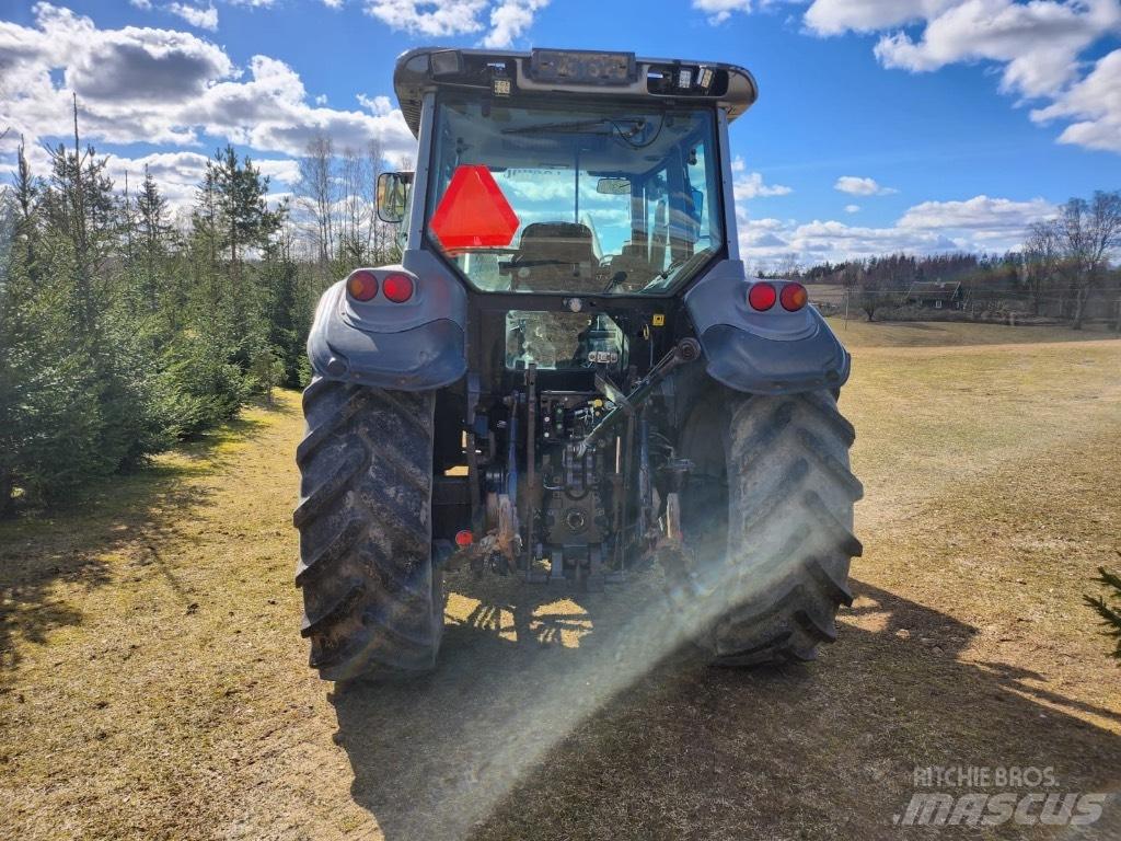 Valtra M 120 Τρακτέρ