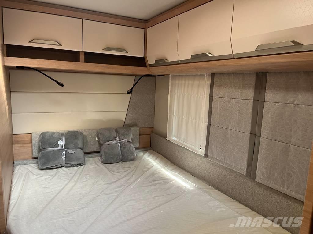 Knaus Südwind Αυτοκινούμενα τροχόσπιτα και τροχόσπιτα