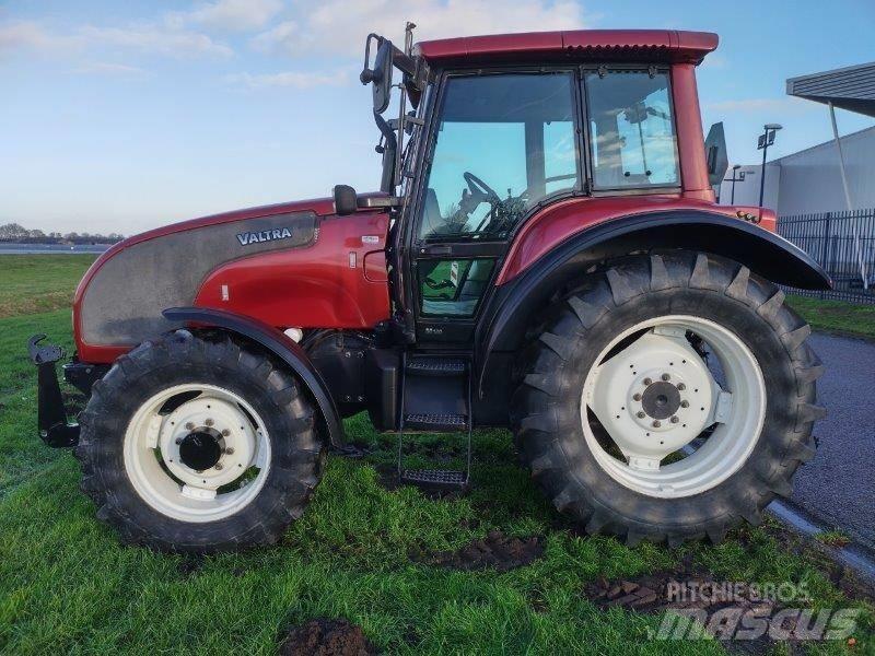 Valtra M 130 Τρακτέρ