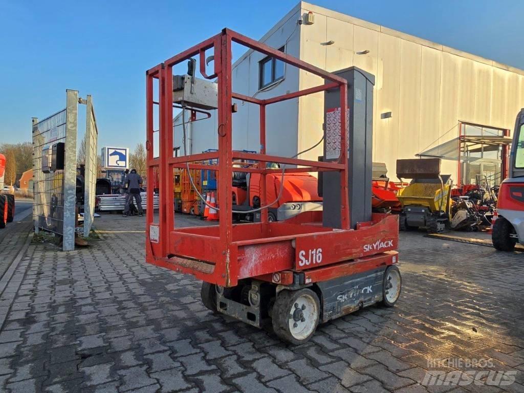 SkyJack SJ 16 Ανυψωτήρες με κατακόρυφους πυλώνες