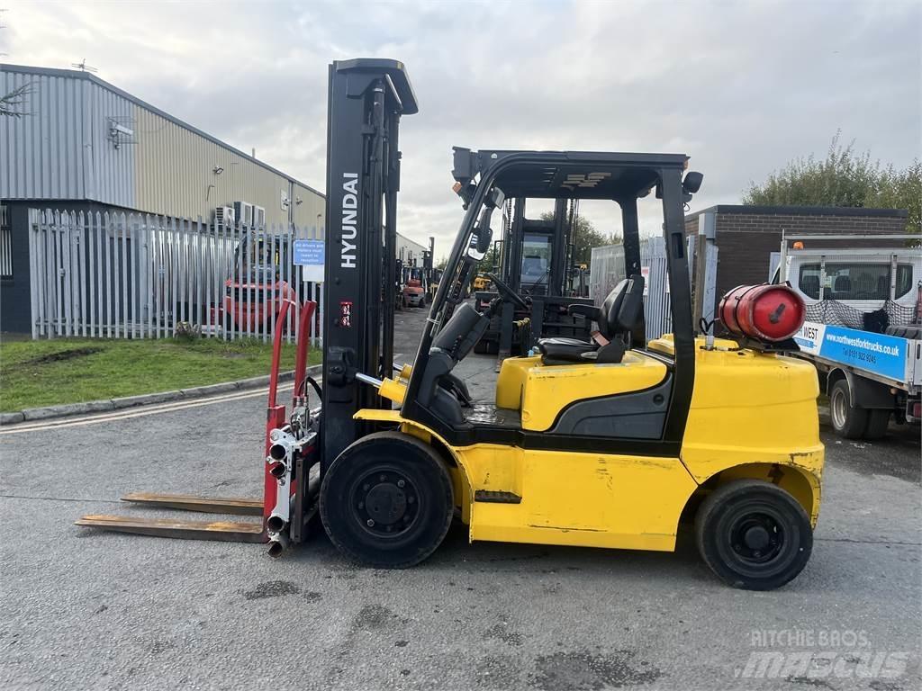 Hyundai 35L-7A Περονοφόρα ανυψωτικά κλαρκ με φυσικό αέριο LPG
